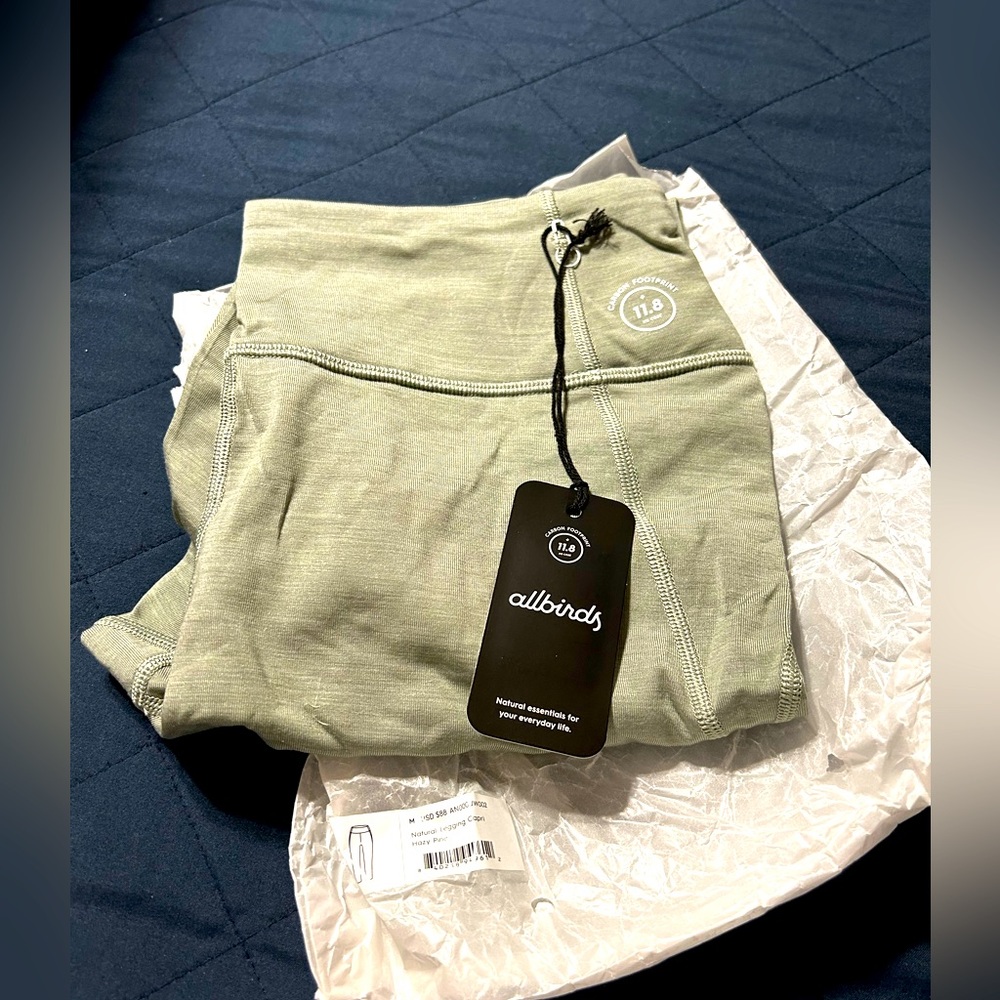 NWT All Birds Cropped Leggings Mint Green medium